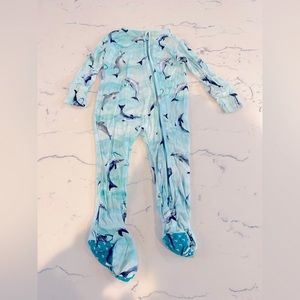 Posh Peanut Bamboo UNISEX Zippered Footie (6-9 mos) Skipper (Dolphins)